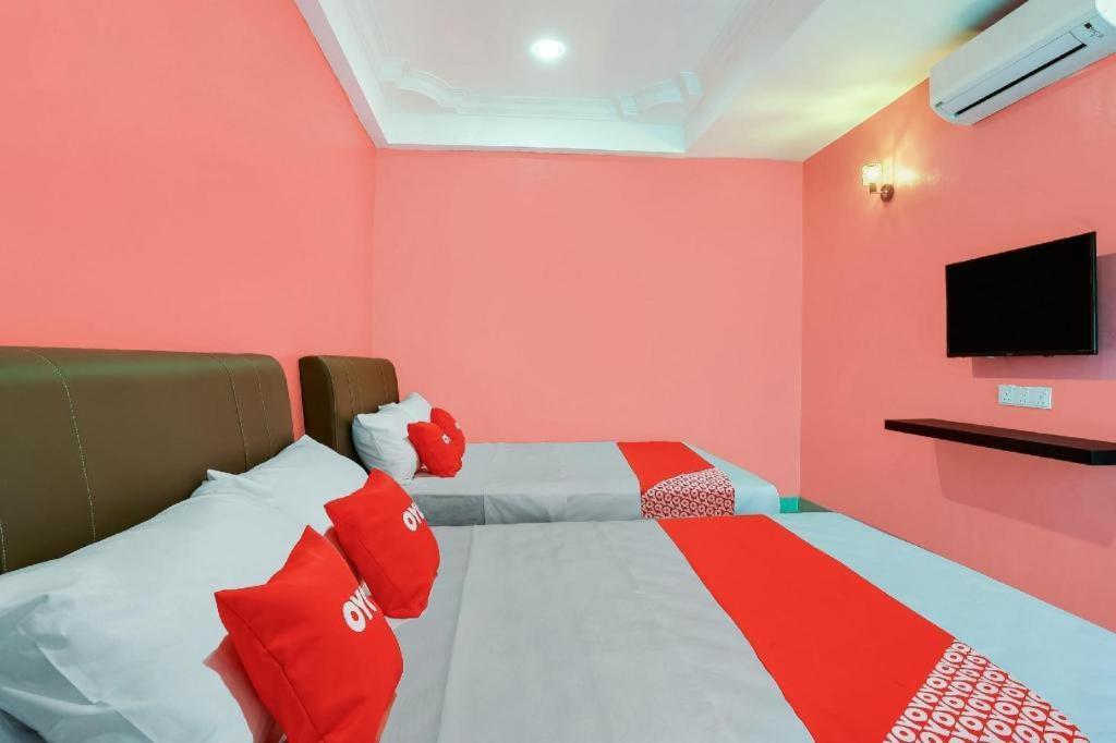 Oyo 89387 Sun Keerana Hotel Klang Kültér fotó