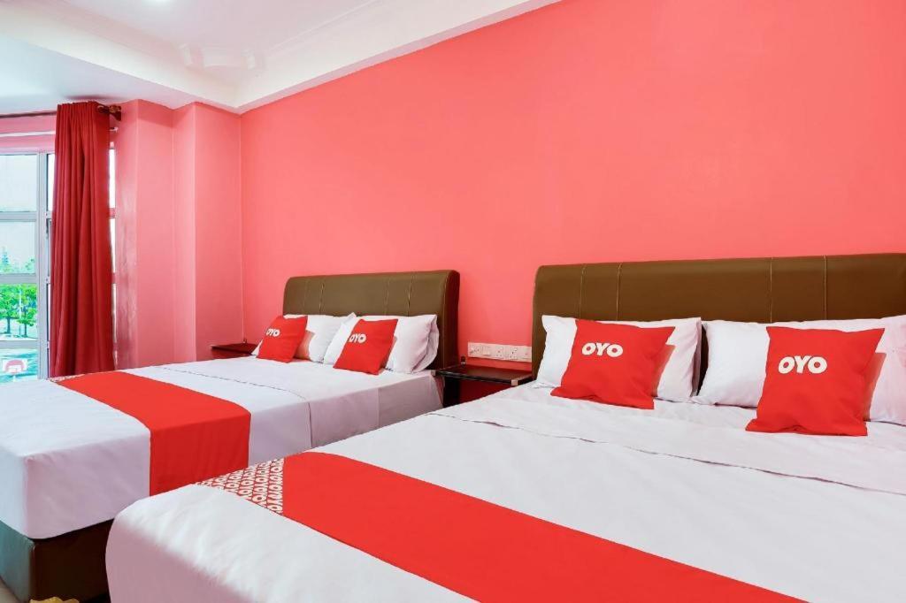 Oyo 89387 Sun Keerana Hotel Klang Kültér fotó