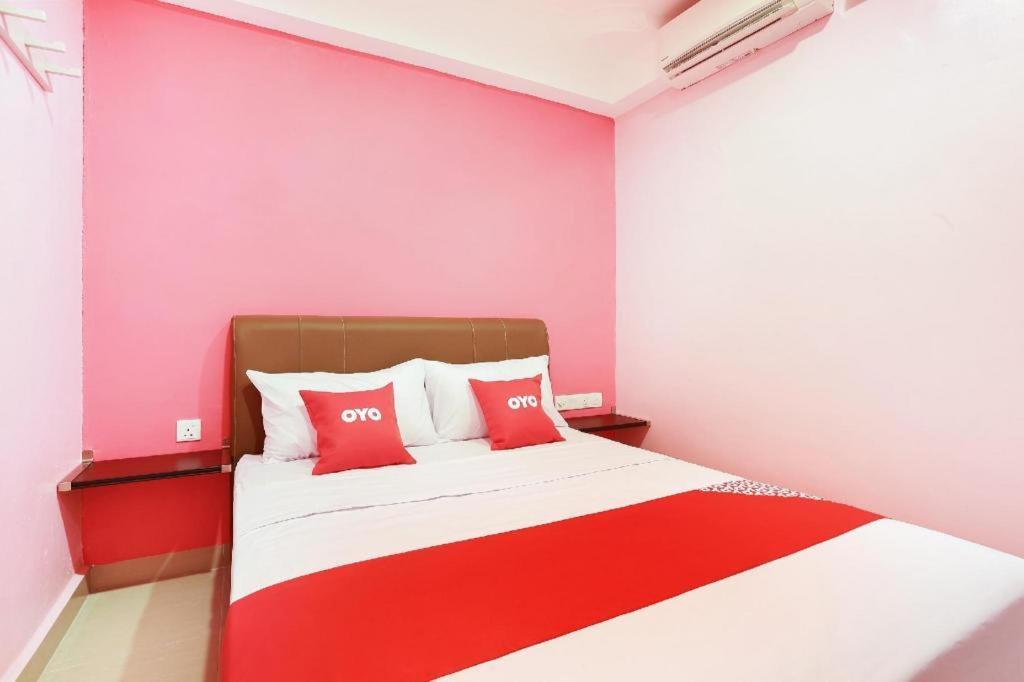 Oyo 89387 Sun Keerana Hotel Klang Kültér fotó