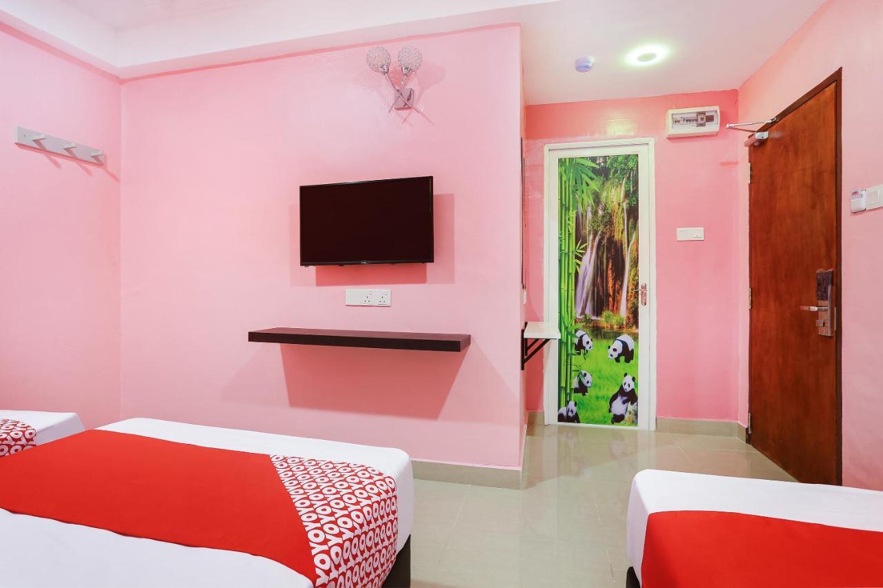 Oyo 89387 Sun Keerana Hotel Klang Kültér fotó