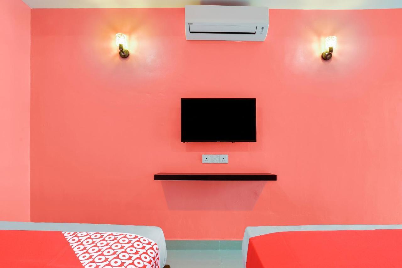 Oyo 89387 Sun Keerana Hotel Klang Kültér fotó
