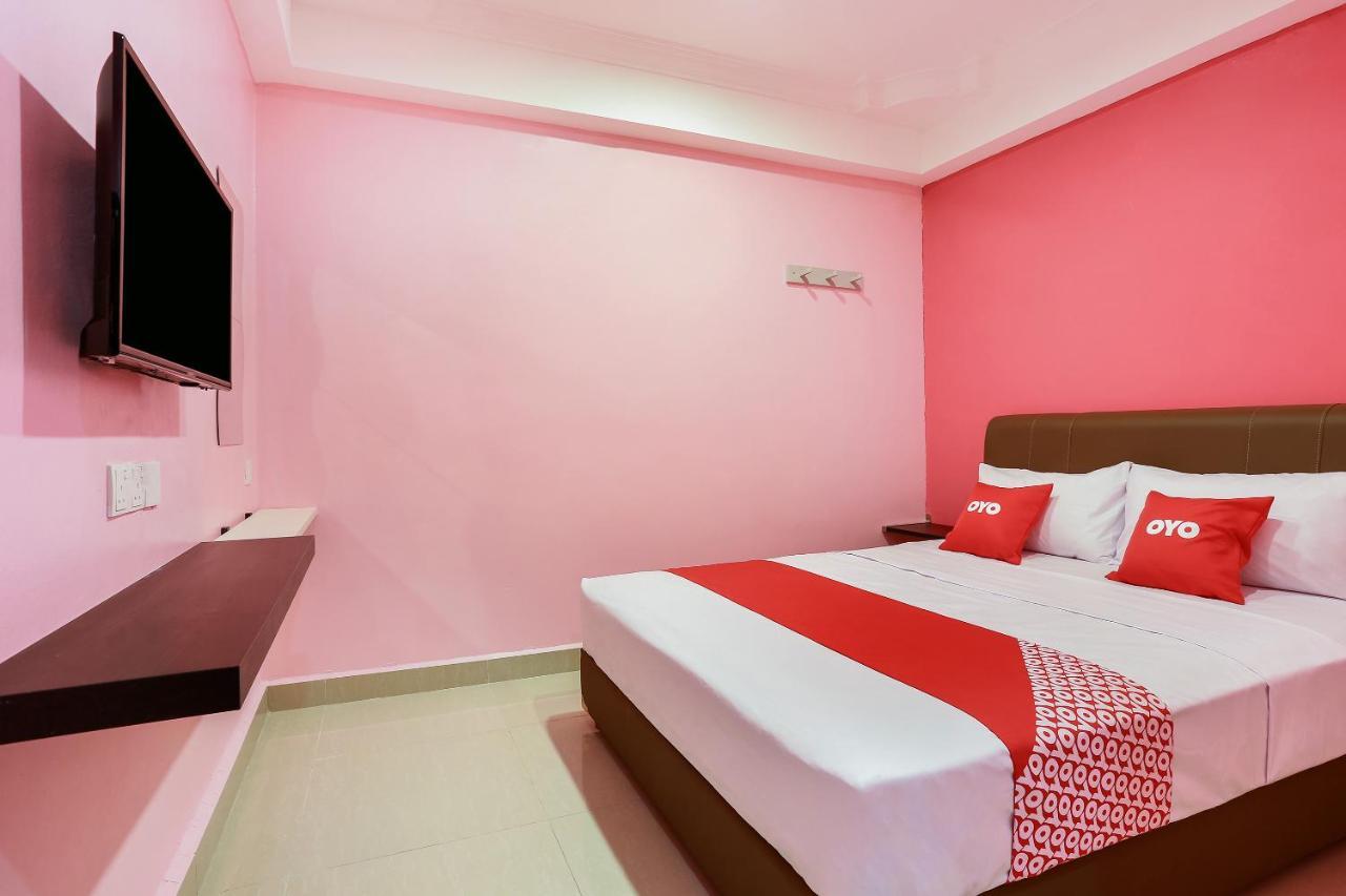 Oyo 89387 Sun Keerana Hotel Klang Kültér fotó
