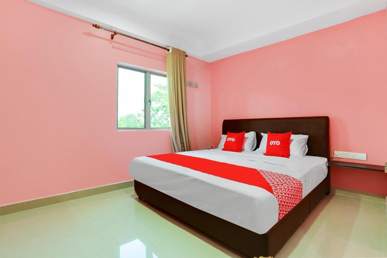 Oyo 89387 Sun Keerana Hotel Klang Kültér fotó
