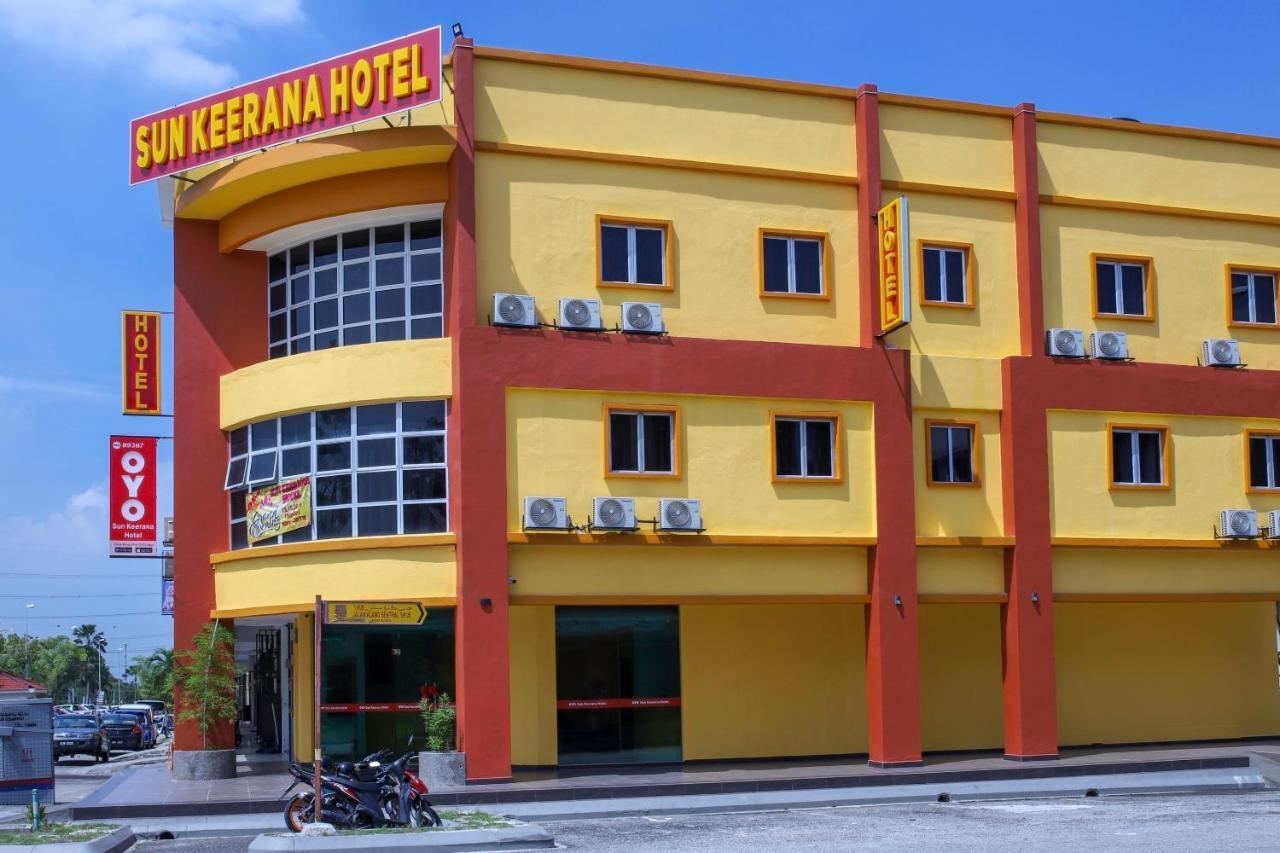 Oyo 89387 Sun Keerana Hotel Klang Kültér fotó