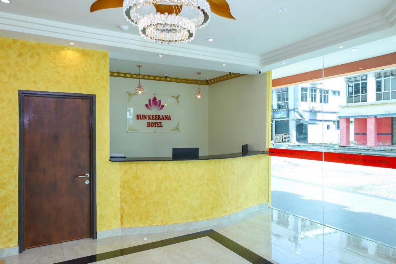 Oyo 89387 Sun Keerana Hotel Klang Kültér fotó